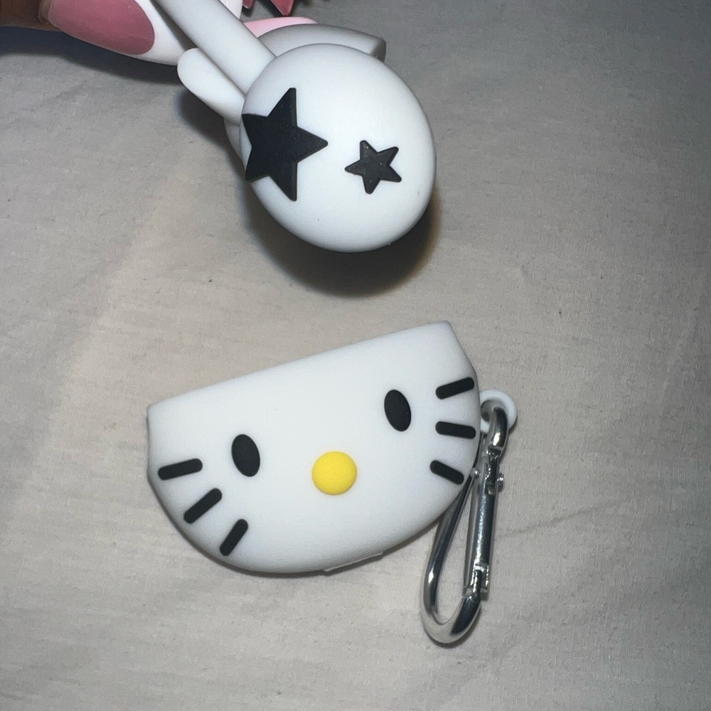 Y2K Hello Kitty AirPods Case! - Picture 4 of 4